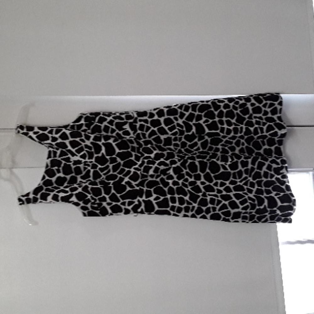 10 black and white dress